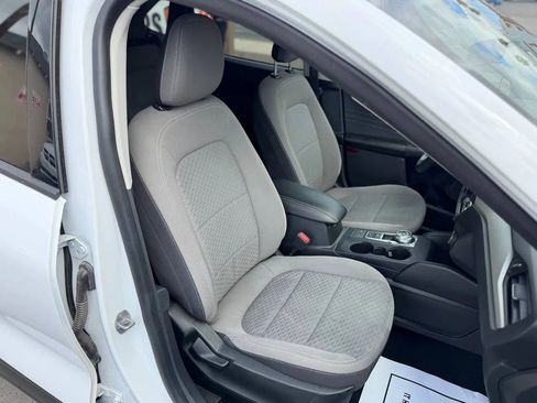 Used 2022 Ford Escape SE FWD image 34