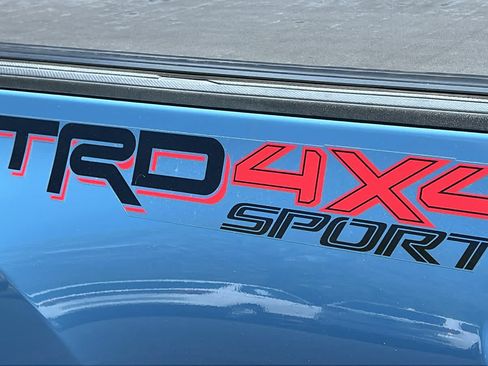 Used 2019 Toyota Tacoma TRD Sport w/ Technology Package AWD/4WD image 28