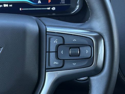 Used 2024 Chevrolet Suburban LT RWD image 14