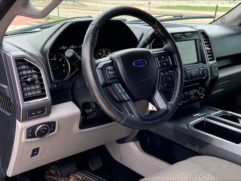 Used 2015 Ford F150 XLT w/ Equipment Group 302A Luxury AWD/4WD image 16