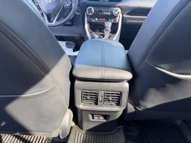 Used 2023 Toyota RAV4 XSE AWD/4WD image 32