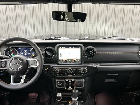 Used 2023 Jeep Wrangler High Altitude image 33