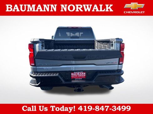 Used 2025 Chevrolet Silverado 2500 ZR2 w/ Technology Package AWD/4WD image 32