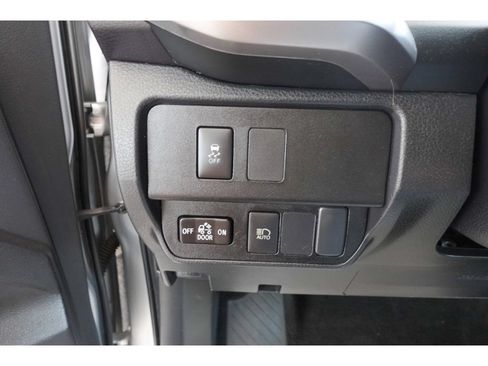 Certified 2022 Toyota Tacoma SR5 w/ Technology Package AWD/4WD image 13