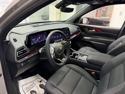 Used 2026 Chevrolet Traverse Z71 image 16