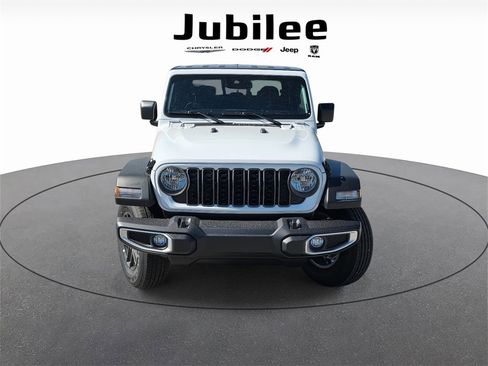 New 2025 Jeep Gladiator Sport image 2