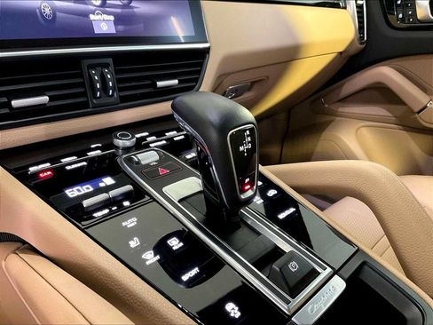 Certified 2021 Porsche Cayenne AWD/4WD image 17