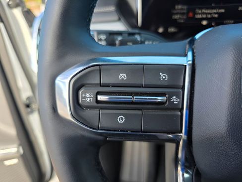 Used 2025 GMC Acadia Elevation FWD image 24