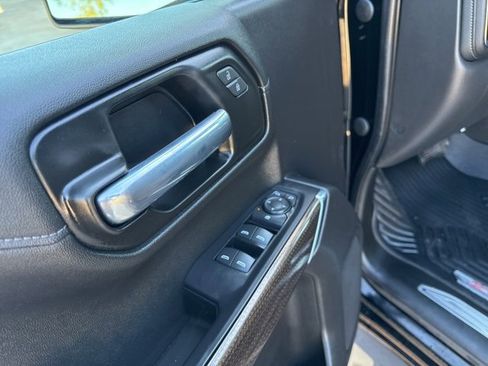 Used 2021 Chevrolet Silverado 1500 LT Trail Boss w/ Bed Protection Package image 15