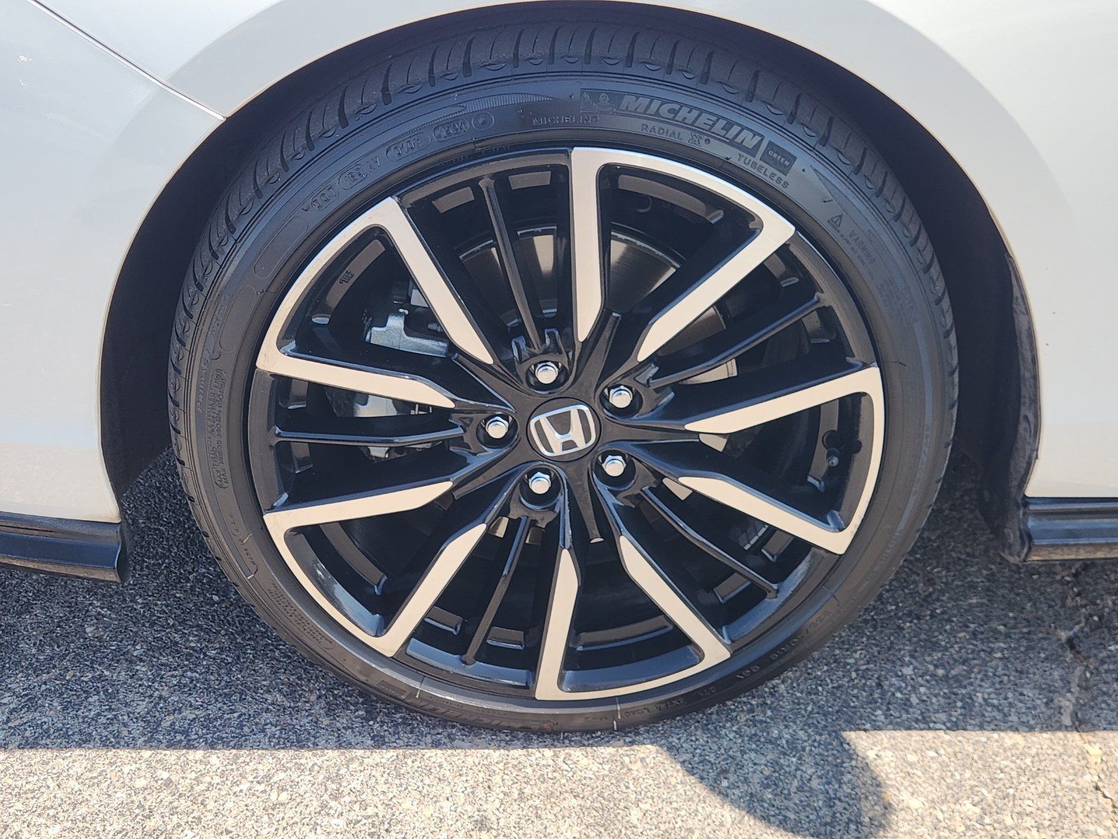 Used 2024 Honda Accord Touring image 14
