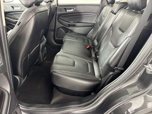 Used 2020 Ford Edge Titanium w/ Equipment Group 301A AWD/4WD image 22