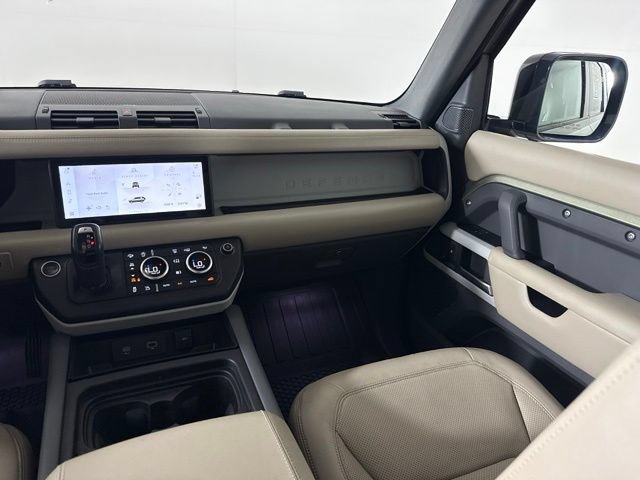 Used 2020 Land Rover Defender 110 HSE AWD/4WD image 33
