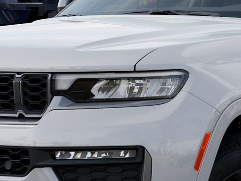 New 2026 Jeep Grand Cherokee L Limited AWD/4WD image 10