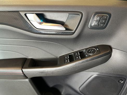 Used 2024 Ford Escape ST-Line Elite w/ Premium Technology Package AWD/4WD image 19