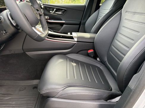 Used 2026 Mercedes-Benz GLC 300 image 17