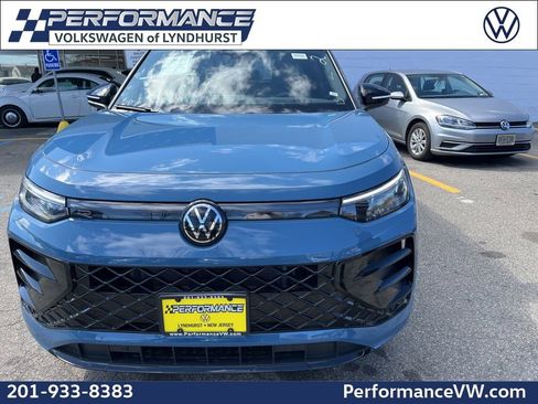 New 2026 Volkswagen Tiguan SE R-Line AWD/4WD image 1