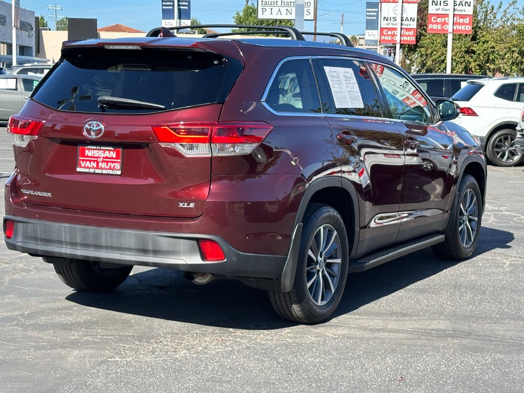 Used 2019 Toyota Highlander XLE FWD image 7