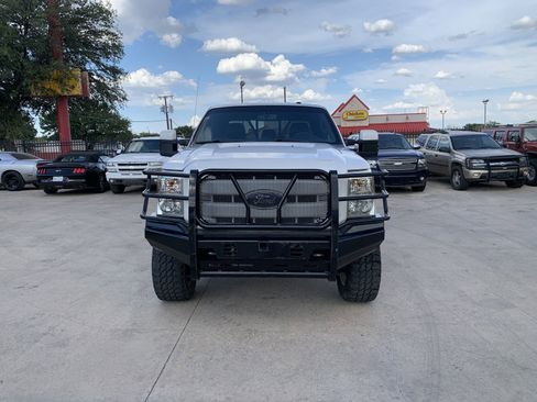 Used 2011 Ford F250 Lariat w/ Lariat Interior Pkg image 2