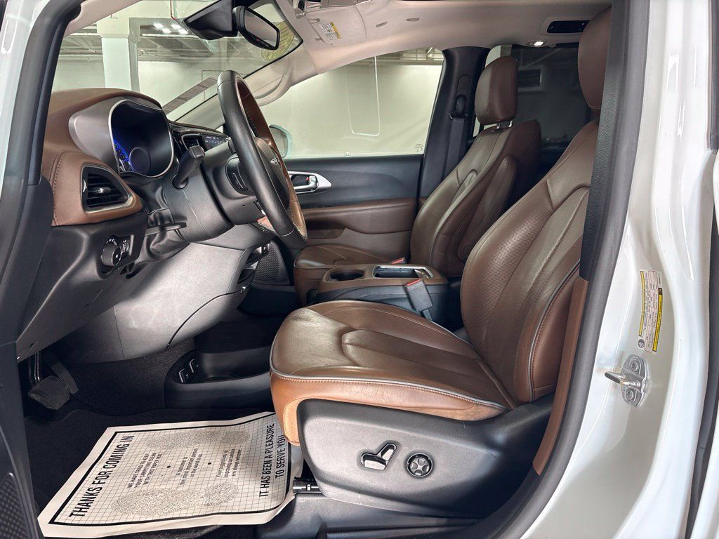 Used 2019 Chrysler Pacifica Limited FWD image 13