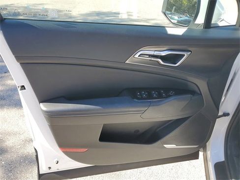 Certified 2023 Kia Sportage EX image 17