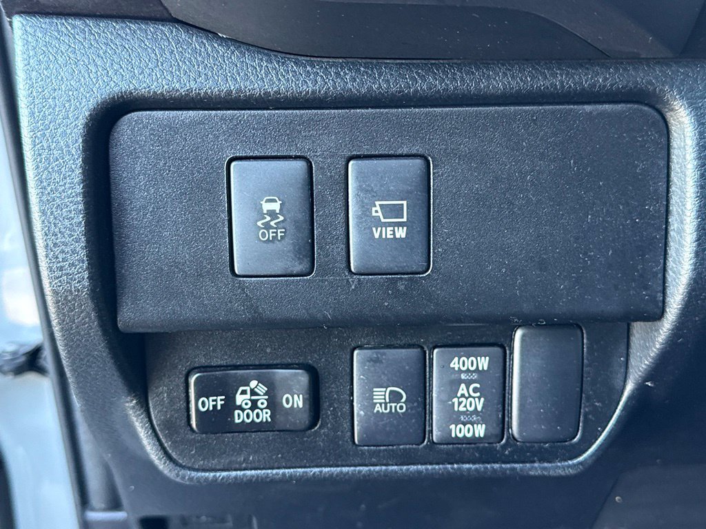 Used 2020 Toyota Tacoma TRD Off-Road w/ TRD Premium Off Road Package AWD/4WD image 14