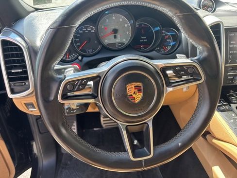 Used 2016 Porsche Cayenne S image 27