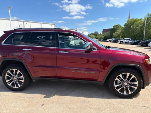 Used 2018 Jeep Grand Cherokee Limited w/ Trailer Tow Group IV AWD/4WD image 3