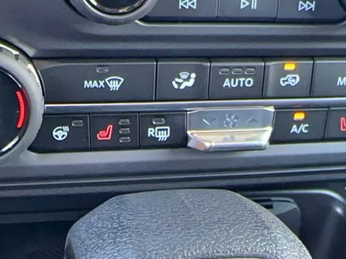 New 2026 Ford Bronco Badlands w/ Sasquatch Package AWD/4WD image 14
