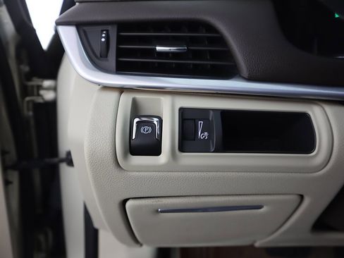 Used 2016 Cadillac XTS Luxury w/ Driver Awareness Package image 44