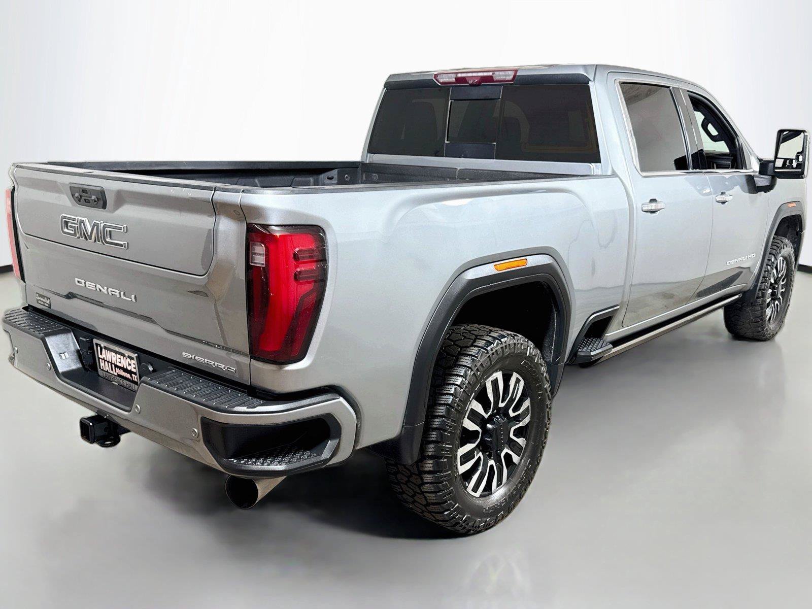 Certified 2024 GMC Sierra 2500 Denali Ultimate AWD/4WD image 4