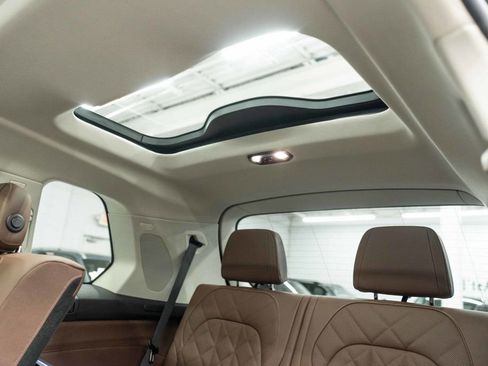 Used 2026 BMW X7 xDrive40i image 19