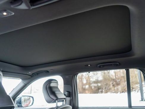 Used 2023 Jeep Grand Cherokee Overland w/ Luxury Tech Group IV image 13