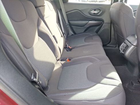 Used 2019 Jeep Cherokee Latitude w/ Popular Appearance Group image 31