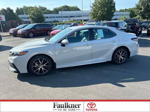 Certified 2024 Toyota Camry SE FWD image 17