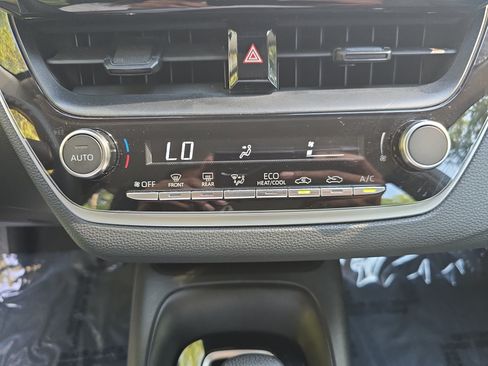 Used 2024 Toyota Corolla LE FWD image 24