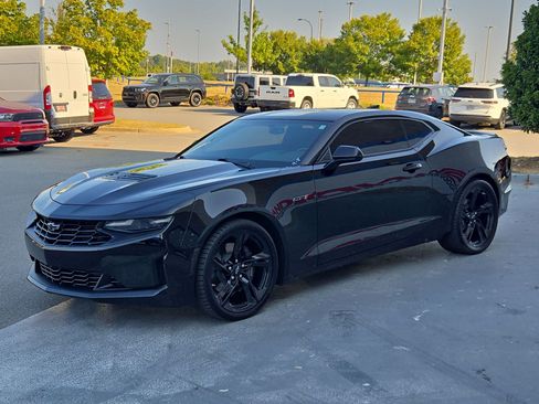 Used 2022 Chevrolet Camaro LT w/ Technology Package RWD image 3