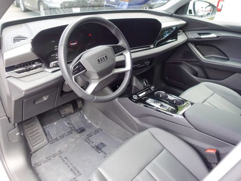 Used 2025 Audi Q6 e-tron Premium AWD/4WD image 9