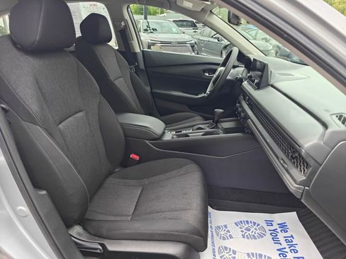 Used 2025 Honda Accord LX image 18