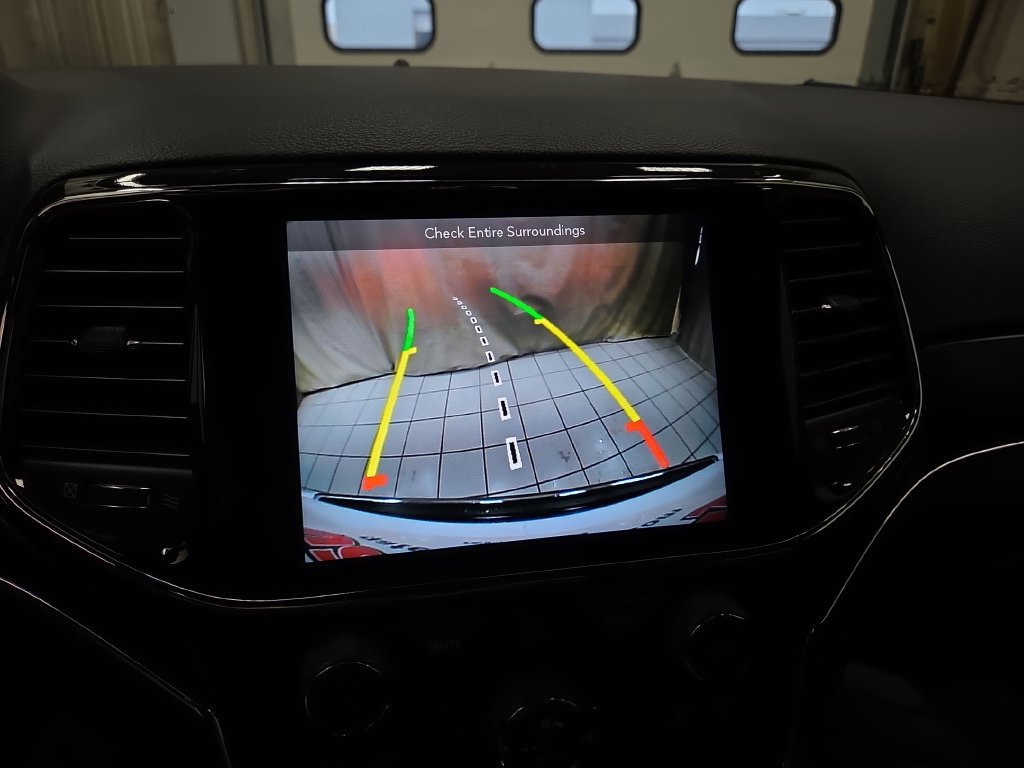 Used 2019 Jeep Grand Cherokee Limited AWD/4WD image 26
