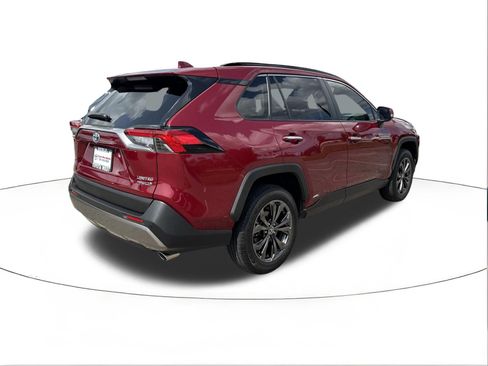 Used 2024 Toyota RAV4 Limited w/ Advanced Technology Package AWD/4WD image 3