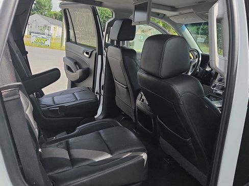 Used 2018 GMC Yukon SLT w/ Open Road Package AWD/4WD image 19