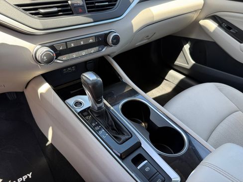 Used 2021 Nissan Altima 2.5 SV w/ SV Premium Package FWD image 13