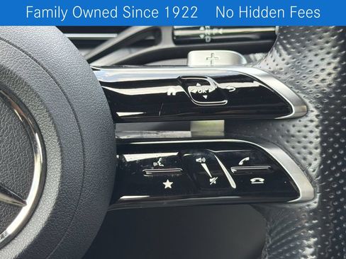 Used 2024 Mercedes-Benz GLC 300 4MATIC image 24