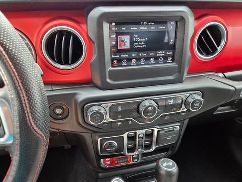 Used 2021 Jeep Wrangler Unlimited Rubicon AWD/4WD image 24
