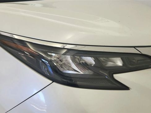 Used 2025 Toyota Sienna XLE FWD image 14