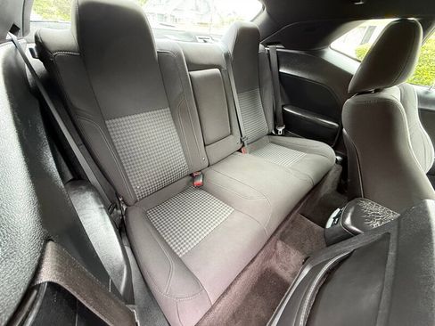 Used 2018 Dodge Challenger SXT RWD image 17