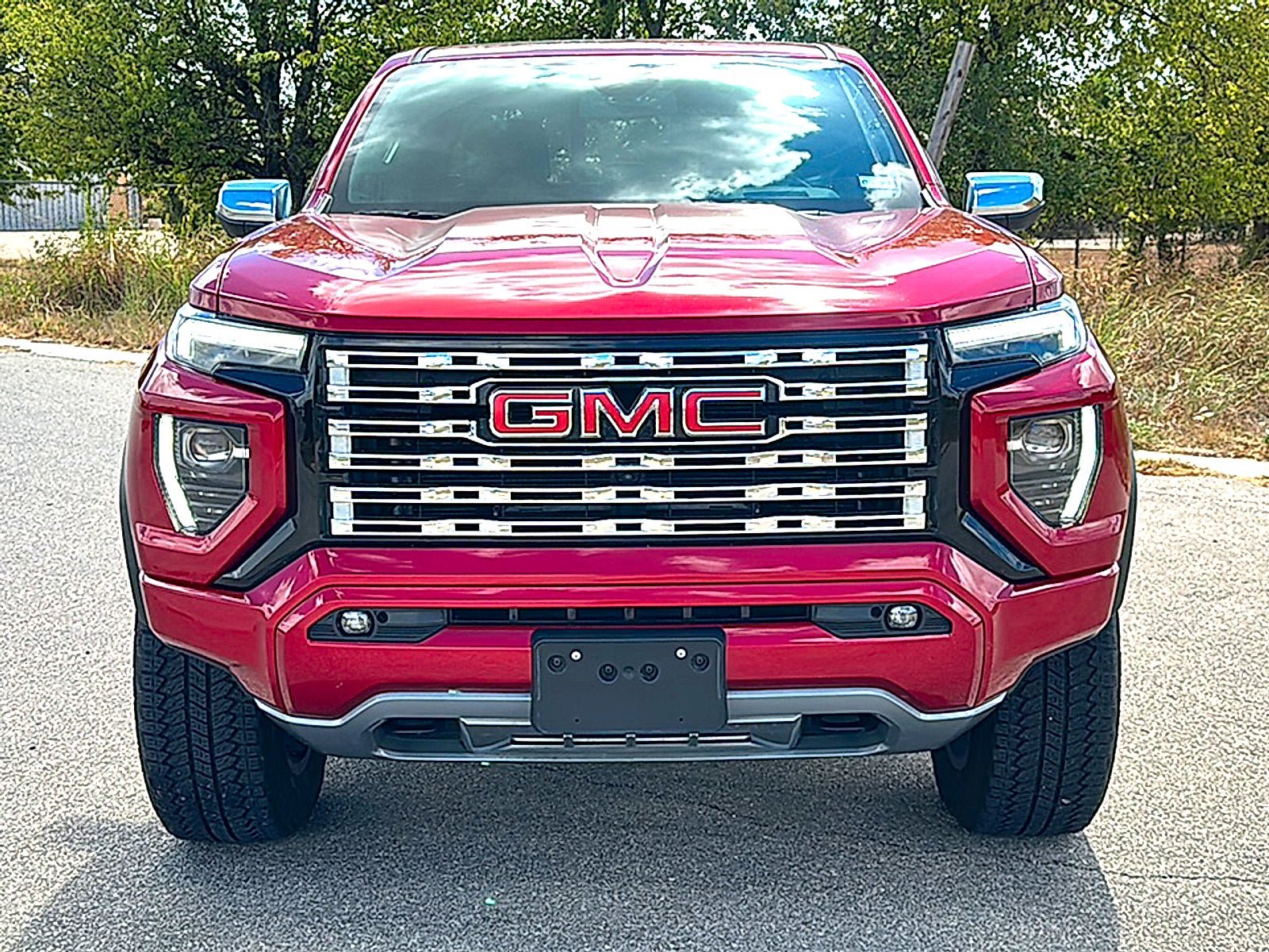 Used 2024 GMC Canyon Denali AWD/4WD image 11