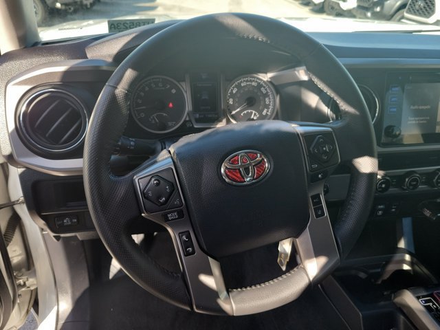 Used 2018 Toyota Tacoma SR5 RWD image 26