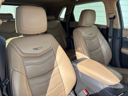 Used 2018 Cadillac XT5 Platinum w/ Driver Assist Package image 18