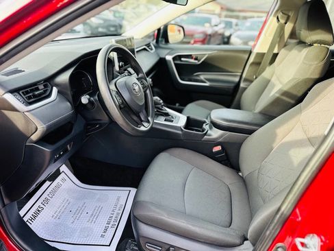 Used 2023 Toyota RAV4 XLE image 17